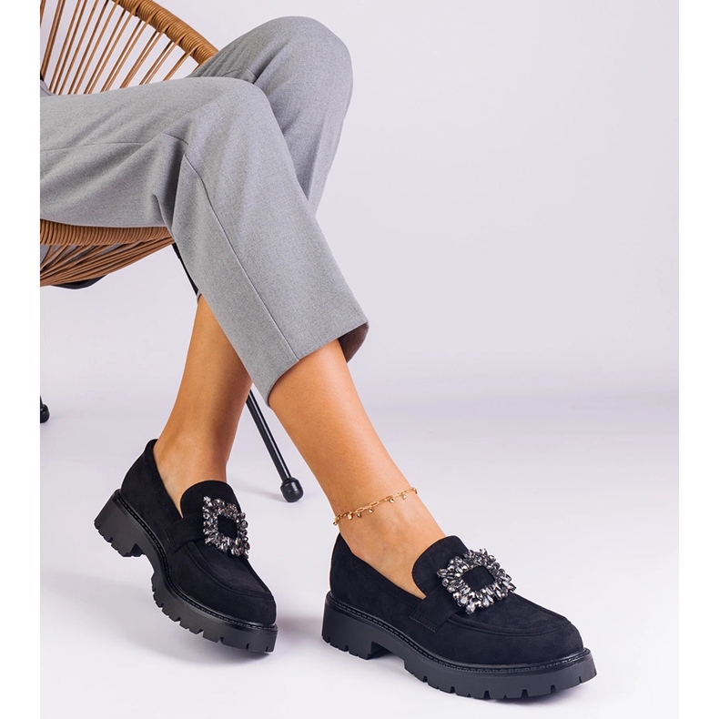 Schwarze Frauen -Slipper aus Ekozamsz mit einer eleganten Dekoration 1
