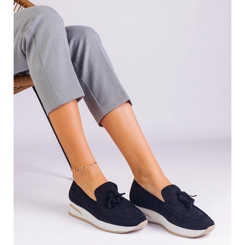 Schwarze Frauen -Slipper auf der Plattform mit Fransen 1