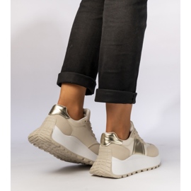 Beige Sport -Sneaker von Frauen 1