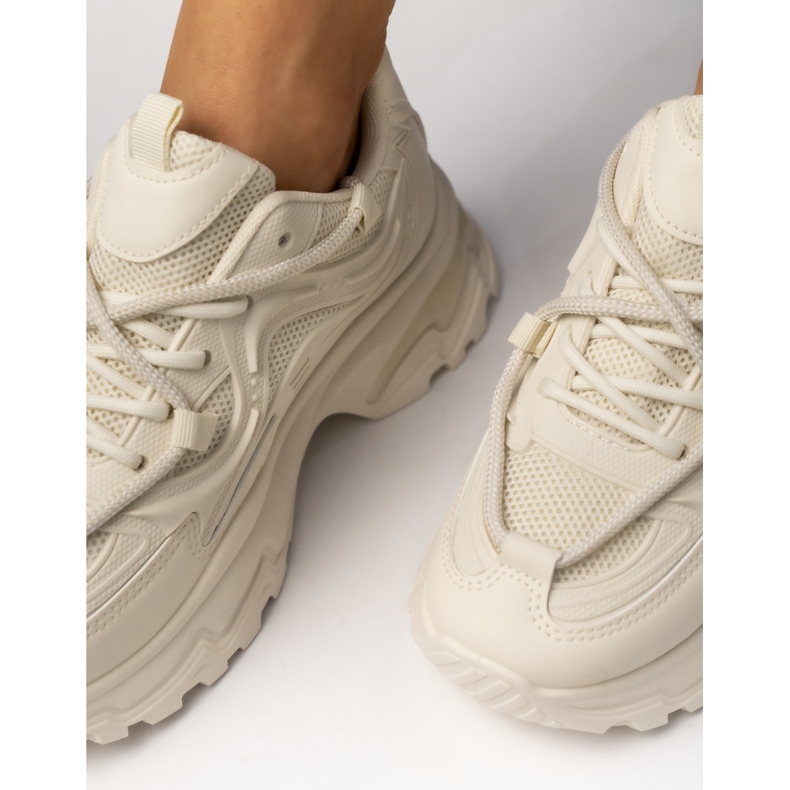 Beige Sport -Sneaker von Frauen 2