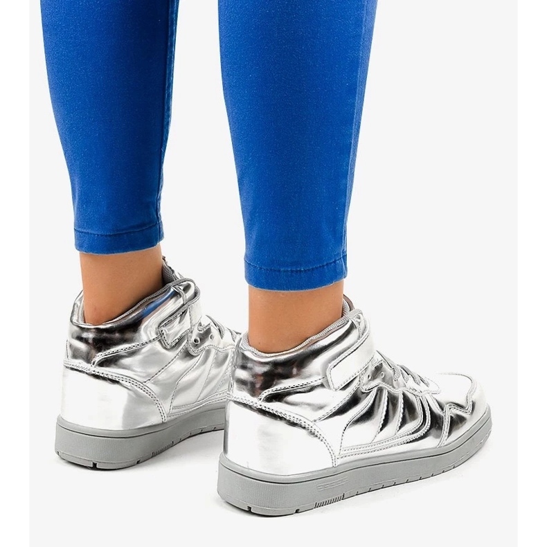 Rosafarbene Damensandalen mit niedrigem Absatz und Knöchelverschluss 1