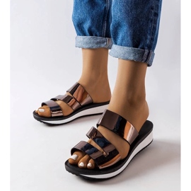 Damen-Slipper aus schwarzem Leder mit dicker Sohle 2