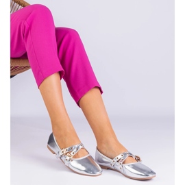 Silbermetallische Ballerinas aus Eco -Leder mit Schnallen dekoriert silber- 3