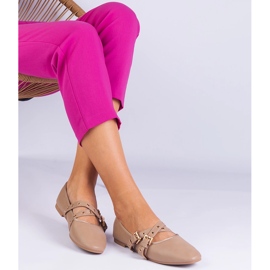 Beige Ballerinas aus Eco -Leder mit Schnallen dekoriert 2
