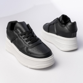 Schwarze Sport -Sneaker von Frauen 1