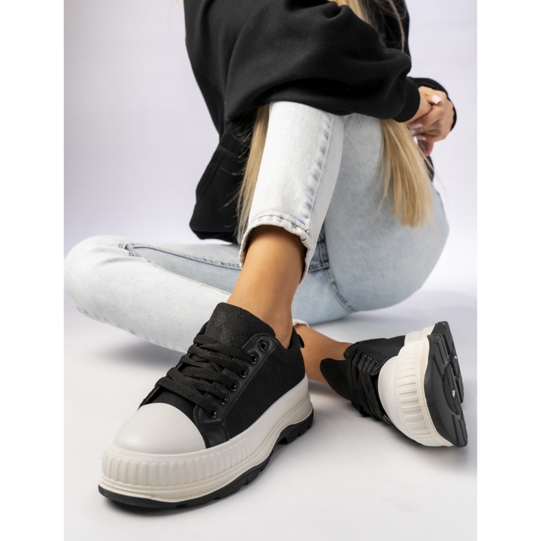 Frauen -Sneaker auf der Plattform schwarz 1