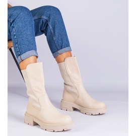 Beige Stiefel mit einem Materialeinsatz 1