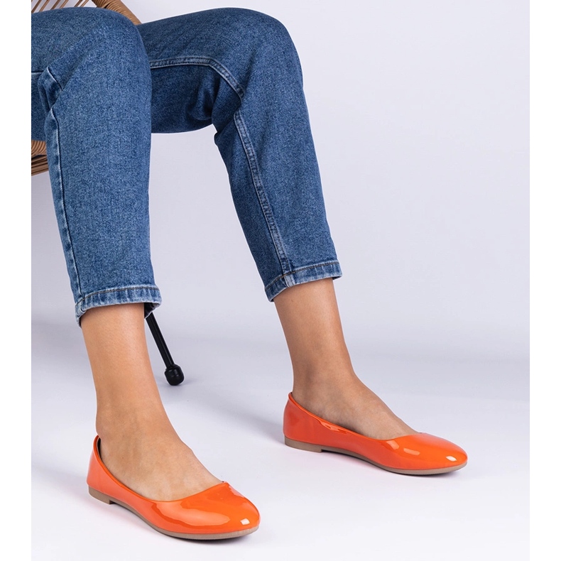 Orange lackierte Ballerinas 1