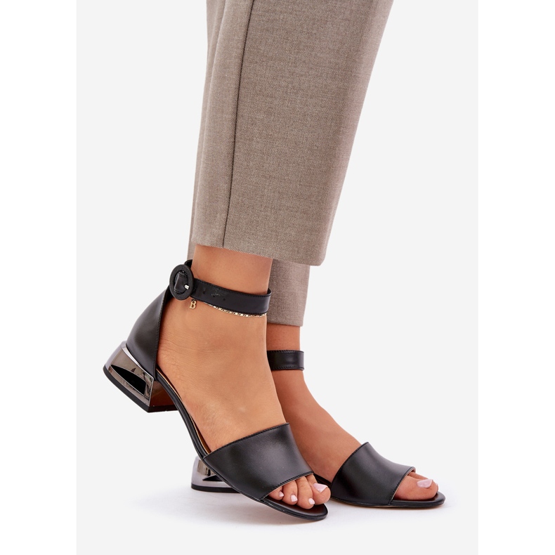 Ledersandalen auf silbernem Absatz Laura Messi 2143 Schwarz 2