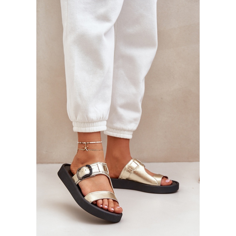 Damen -Leder -Pantoffeln auf der Zazoo 3024 Zloty -Plattform golden 2