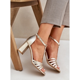 Natürliche Ledersandalen auf dem Laura Messi 2766 Zloty Post golden 9
