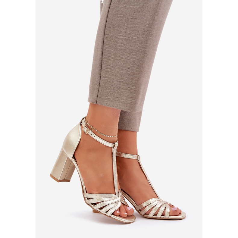 Natürliche Ledersandalen auf dem Laura Messi 2766 Zloty Post golden 1