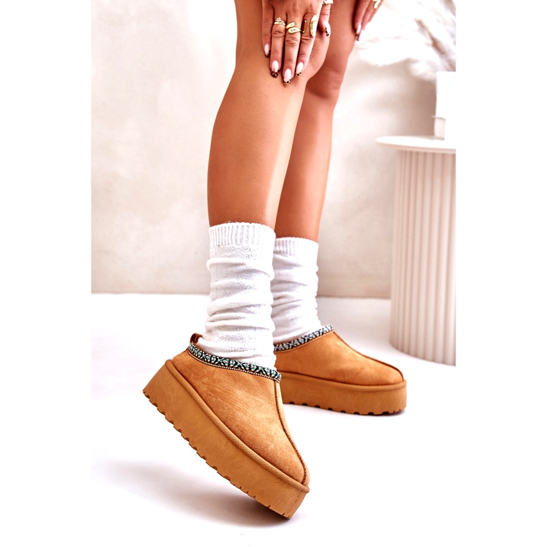 Pantoffeln für Frauen auf der Plattform mit Kamelstickerei beige 2