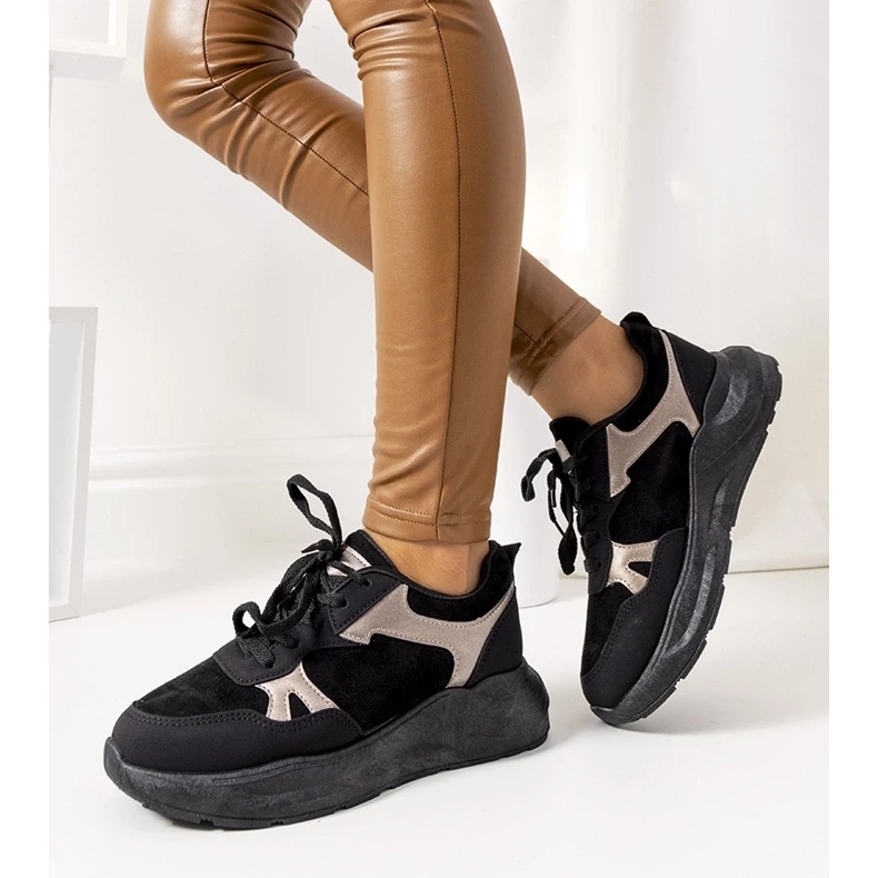 D/GMR Schwarze Turnschuhe mit goldenen Davis-Akzenten 1