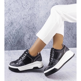 D/GMR Schwarze Turnschuhe, verziert mit dem Grandbois-Monogramm 2