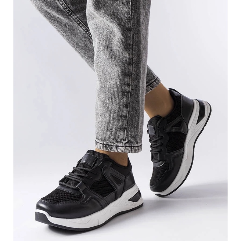 D/GMR Schwarze Sneakers aus kombinierten Materialien von Caya 1