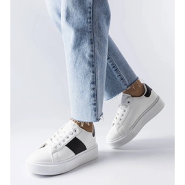 D/GMR Weiße Sneakers mit schwarzem Streifen von Aurélie 2