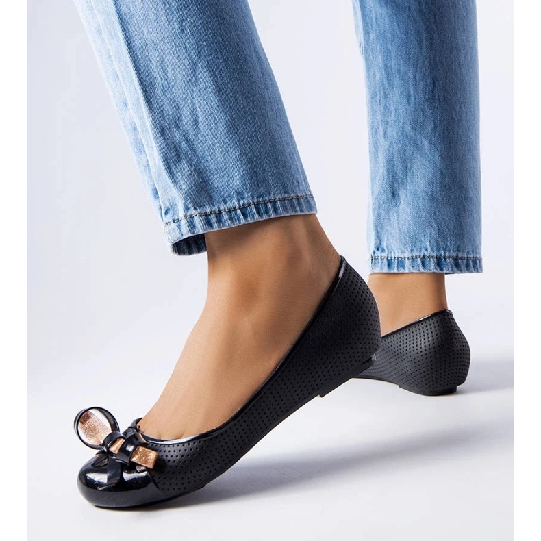 D/GMR Schwarze Ballerinas, verziert mit einer Harlingen-Schleife 2