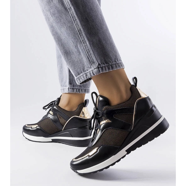 D/GMR Schwarz-goldene Keilsneaker von Vincez 2