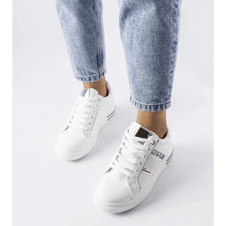 D/GMR Weiße Turnschuhe, verziert mit Xarles-Strasssteinen 1