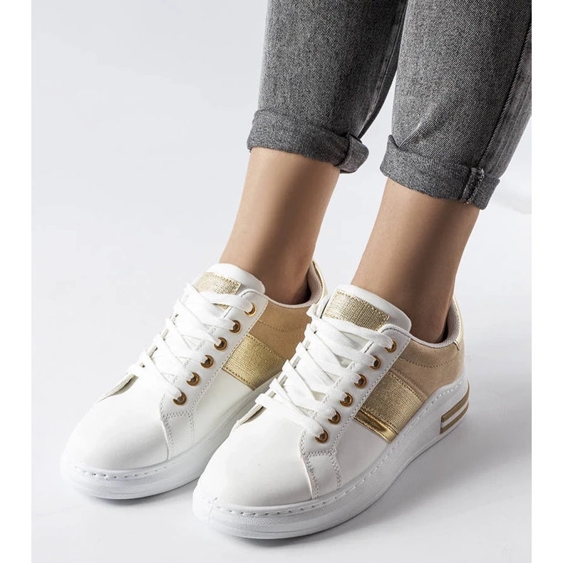 D/GMR Weiße Sneakers mit beigen Einsätzen von Deans 1