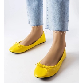 D/GMR Gelbe Ballerinas, verziert mit einer Vaillancour-Schleife 1