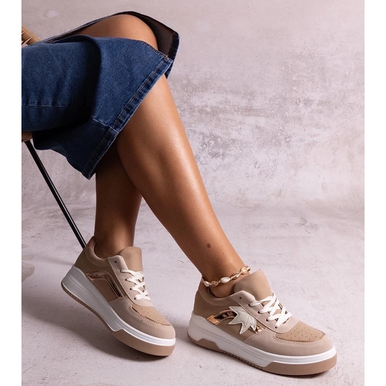 D/GMR Beigefarbene Sneakers mit Spiegeleinsatz von Kollins 2