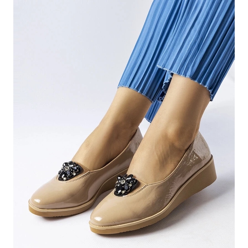 D/GMR Beige lackierte Ballerinas mit Mellori-Verzierung 1