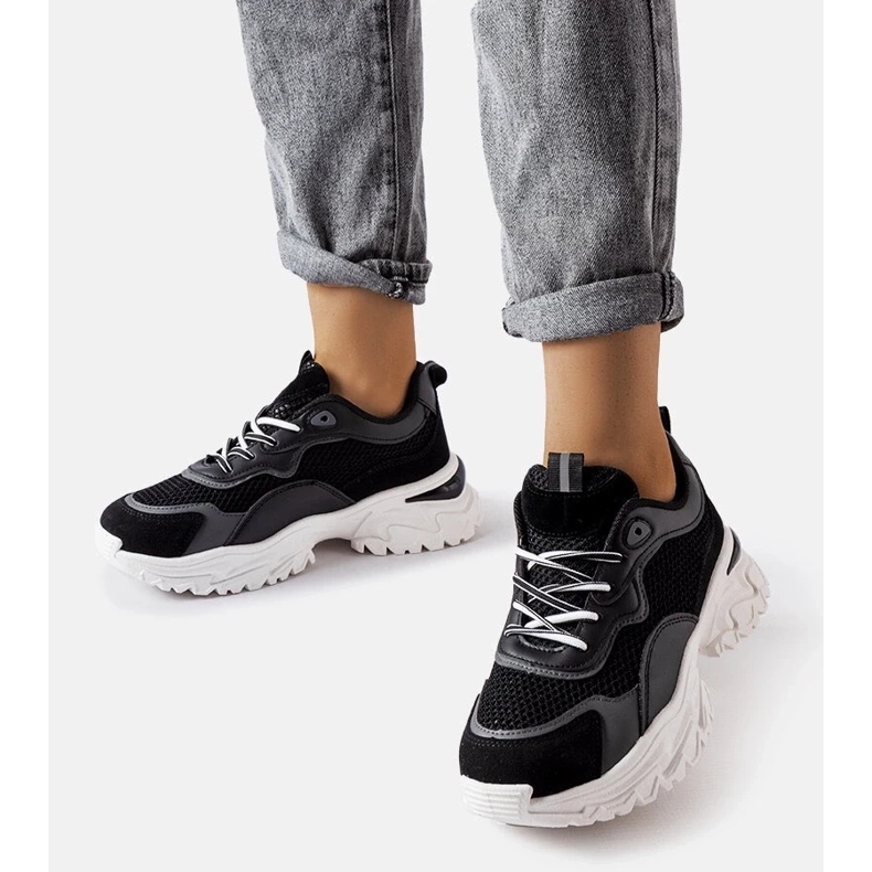 D/GMR Schwarze Sneaker mit sichtbarem Profil von Rosita 1