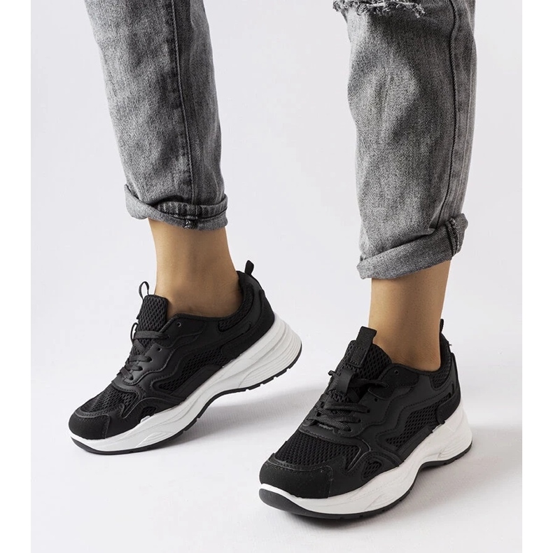 D/GMR Hohle schwarze Sport-Sneaker 2