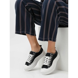 Frauen -Turnschuhe schwarz 2