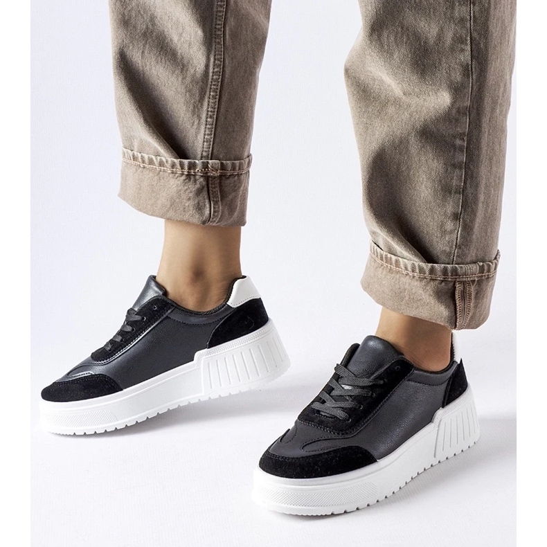 D/GMR Schwarze Sneaker auf dickem Seluci-Plateau 2