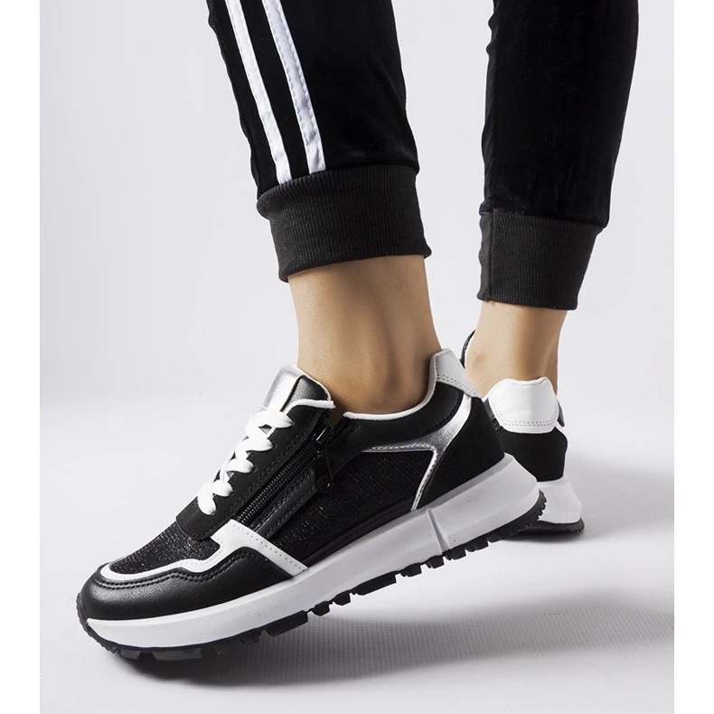 D/GMR Schwarze dekorative Camuzzoni-Sneaker 2