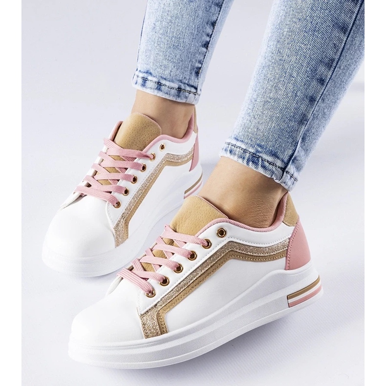 D/GMR Weiße und rosa Turnschuhe auf der Mayfield -Plattform mit goldenen Elementen 1