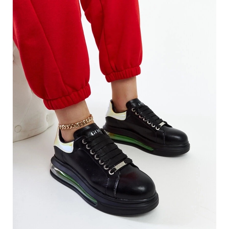 D/GMR Schwarze Turnschuhe auf der GOE NN2N4030 -Plattform 2