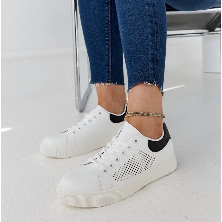 D/GMR Weiße, durchbrochene Semhar-Sneaker 1