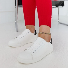 D/GMR Weiße Turnschuhe auf der Birikti -Plattform mit einem schwarzen Element 2