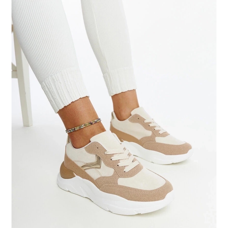 D/GMR Braune Sneakers auf der Nereida-Plattform 2