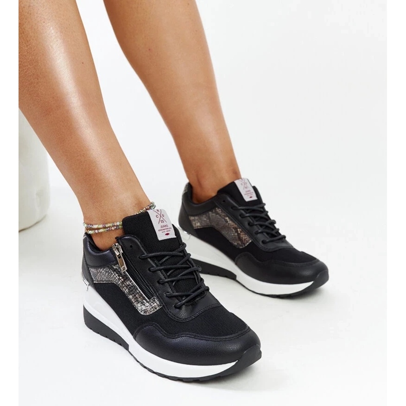 Schwarze Damen-Sneaker mit Keilabsatz von Cross Jeans 1