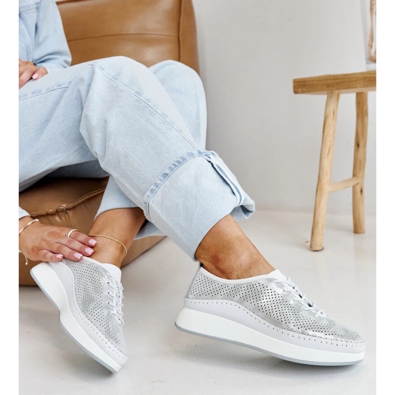 Silberne Ledersneaker auf der Amana-Plattform silber- 2