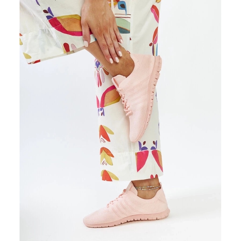 Rosa Shukornia-Sportsneaker 1