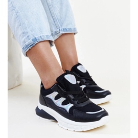 Schwarze Sneaker mit dicker Matea-Sohle 2