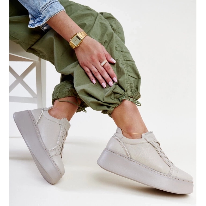 Dunkelbeige Ledersneaker mit Strasssteinen Karino 1