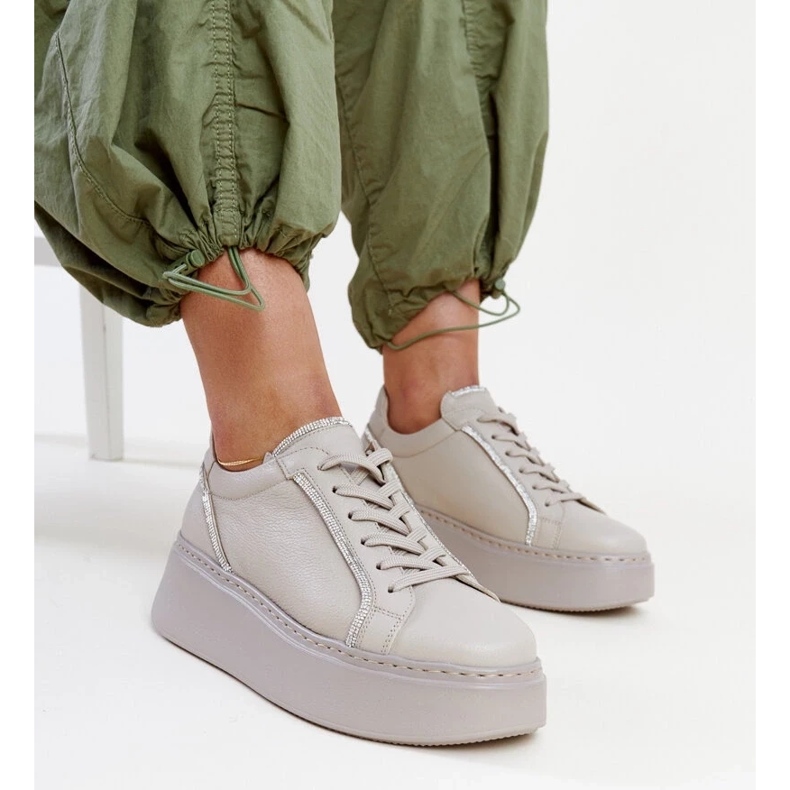 Dunkelbeige Ledersneaker mit Strasssteinen Karino 2