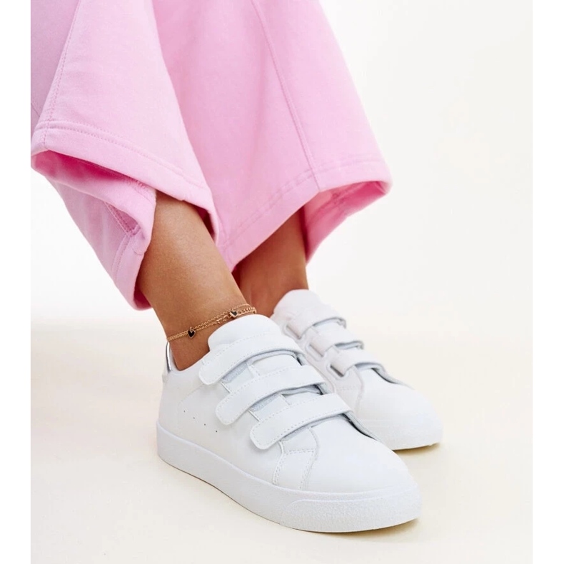 Weiße und silberne Klett-Sneaker von Samala 1