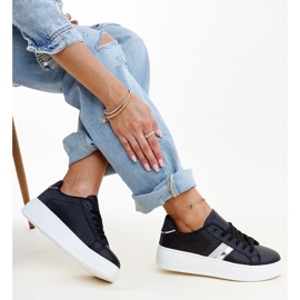 Schwarze Basmalia-Sneaker 1