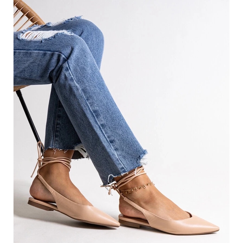 D/CEO Beigefarbene Ballerinas mit Schnürung aus Batra-Öko-Leder 1