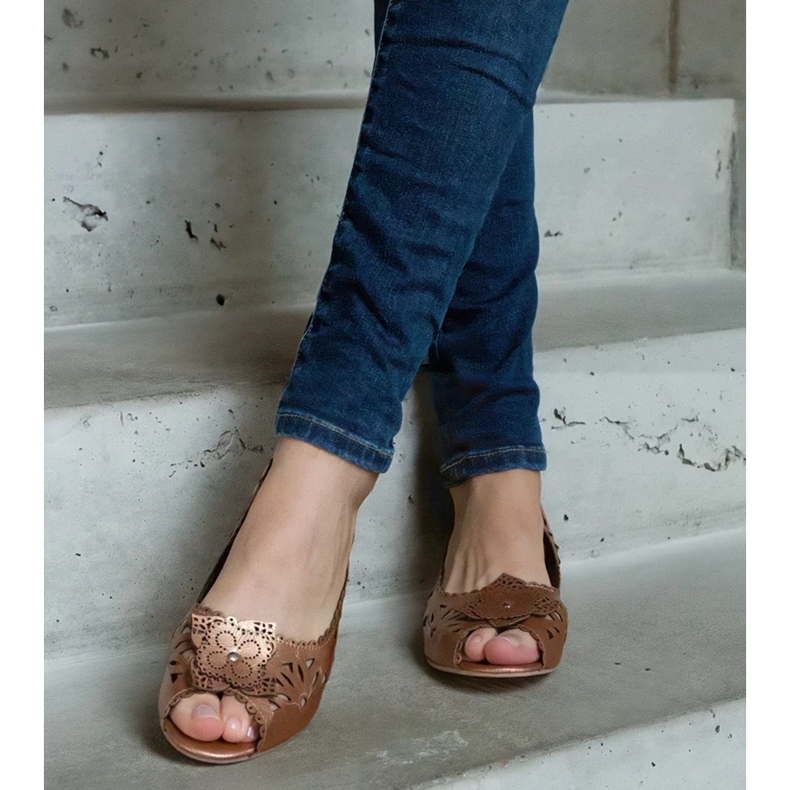 D/CEO Lore goldene, durchbrochene Ballerinas mit offener Spitze 1