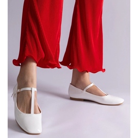 D/CEO Weiße Ballerinas aus Lackleder mit Marseille-Gürtel 2