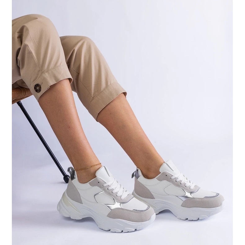 D/CEO Weiße Turnschuhe auf einer massiven Sohle von Torreza 2